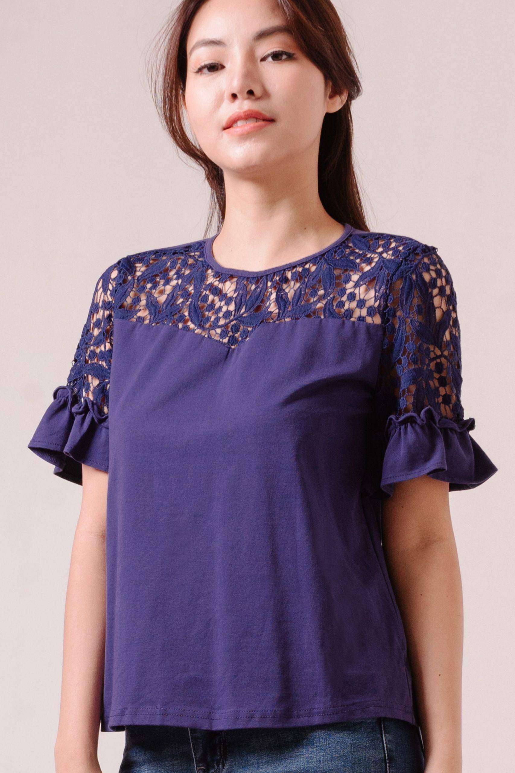 Gwinth Asymmetrical Sleeveless Top 7158